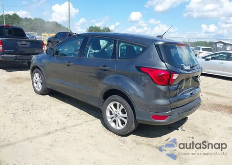 2019 Ford Escape S z USA, uszkodzony, nr VIN 1FMCU0F73KUB93922